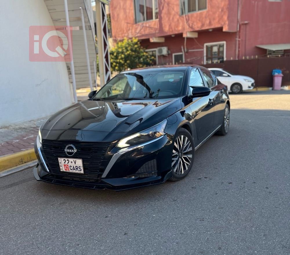 نيسان ألتيما